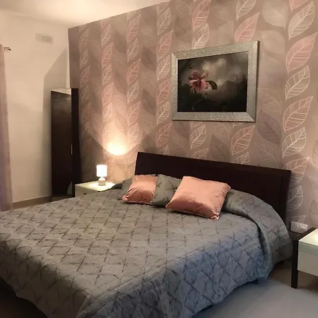 Mellieha Stylish & Modern Close To The 3 Bedroom Family Apartment *
