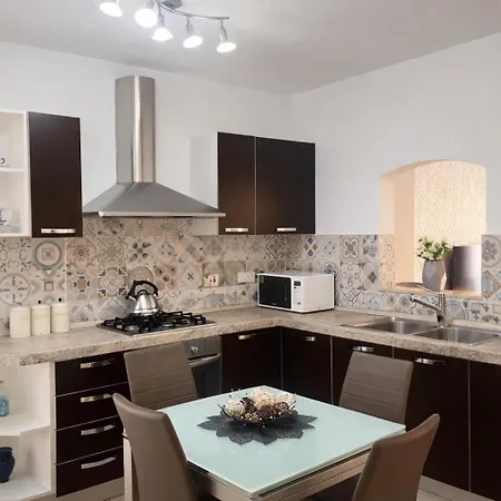 Mellieha Stylish & Modern Close To The 3 Bedroom Family 아파트 *